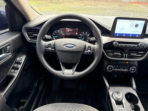 Used 2020 Ford Escape SE image 28
