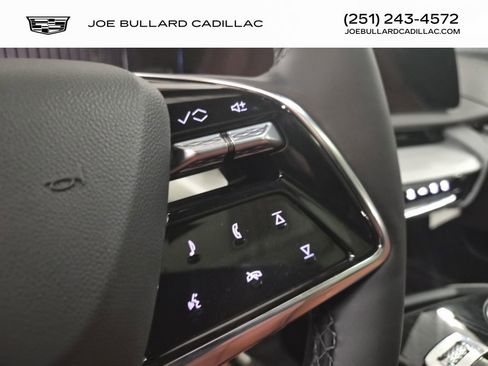 New 2026 Cadillac Optiq Luxury 2 image 15