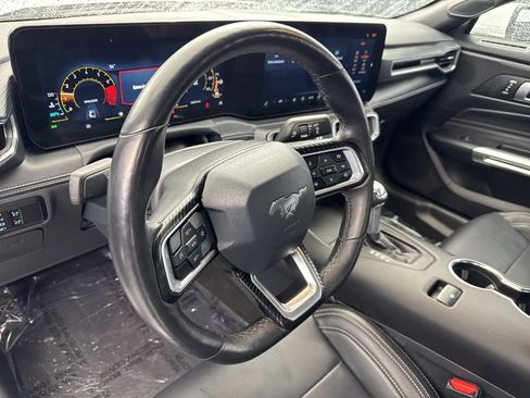 Used 2025 Ford Mustang Premium RWD image 9