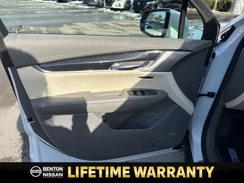 Used 2023 Cadillac XT6 Premium Luxury w/ Technology Package image 12