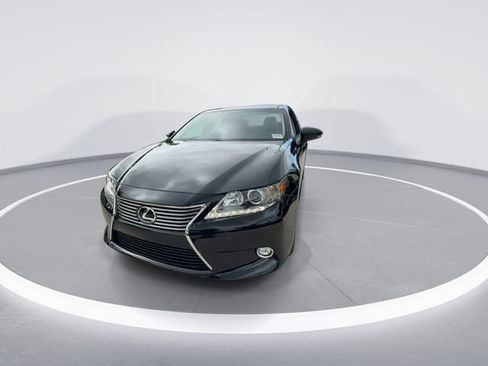 Used 2014 Lexus ES 350 w/ Luxury Package FWD image 3
