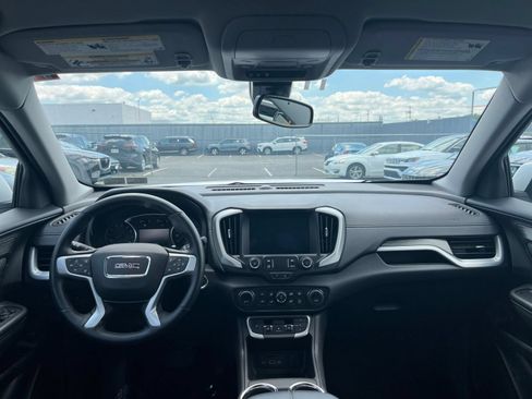 Used 2024 GMC Terrain SLT AWD/4WD image 34