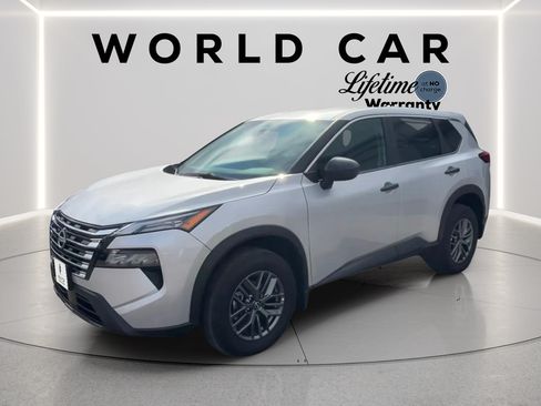 Used 2025 Nissan Rogue S FWD image 7