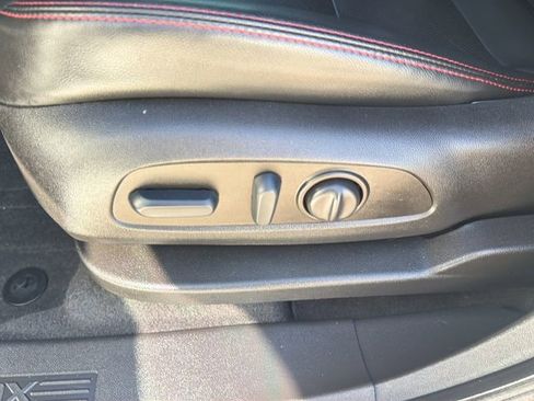 Used 2022 Chevrolet Equinox RS w/ RS Leather Package image 21