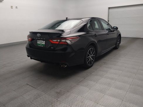 Used 2021 Toyota Camry SE image 9