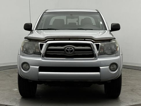 Used 2010 Toyota Tacoma PreRunner image 2
