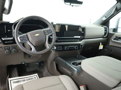 Used 2025 Chevrolet Silverado 3500 LTZ w/ LTZ Premium Package image 11