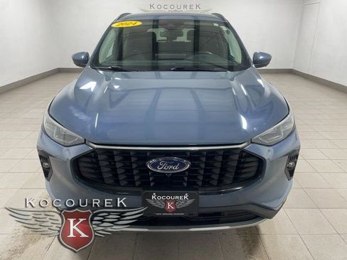 Used 2024 Ford Escape Platinum image 2