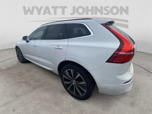 Used 2022 Volvo XC60 B5 Momentum w/ Protection Package Premier FWD image 6
