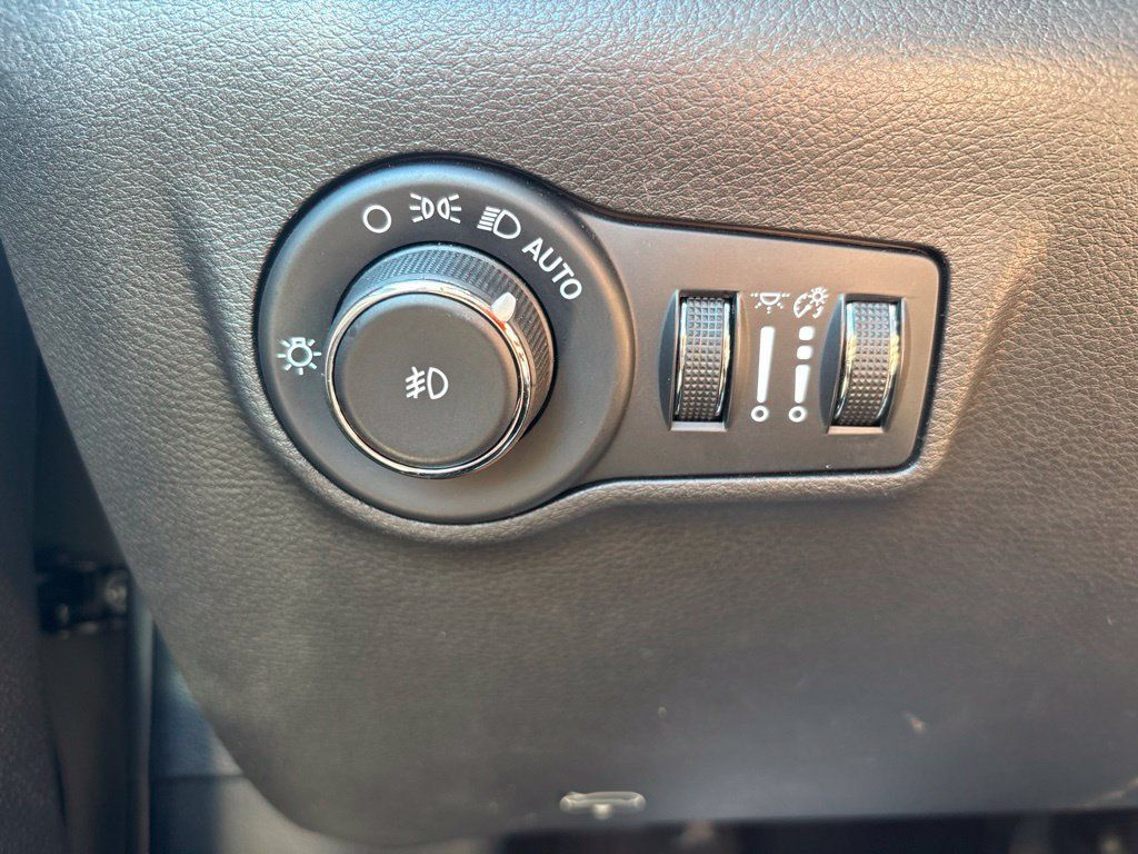 Used 2024 Jeep Compass Limited AWD/4WD image 19