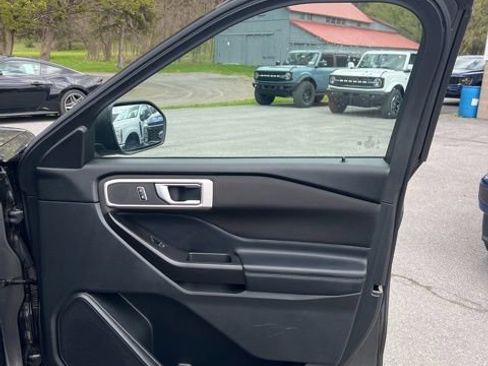 Used 2020 Ford Explorer XLT w/ Comfort Package AWD/4WD image 55