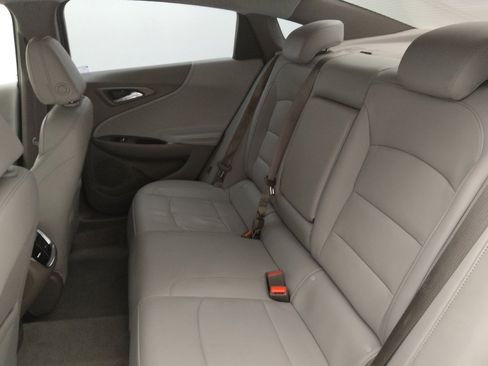 Used 2018 Chevrolet Malibu LT w/ Leather Package image 18