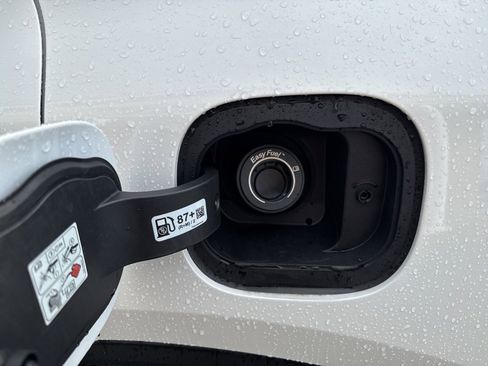 Used 2025 Ford Escape SE image 56