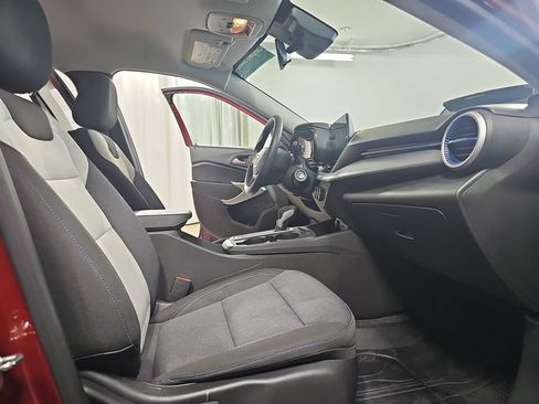 Used 2024 Chevrolet Trax LS w/ LS Convenience Package FWD image 13