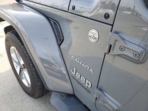 Used 2018 Jeep Wrangler Unlimited Sahara w/ Cold Weather Group image 13