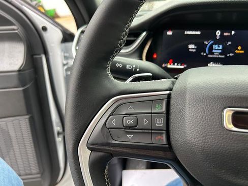 New 2025 Jeep Grand Cherokee Laredo X w/ Luxury Tech Group I image 16