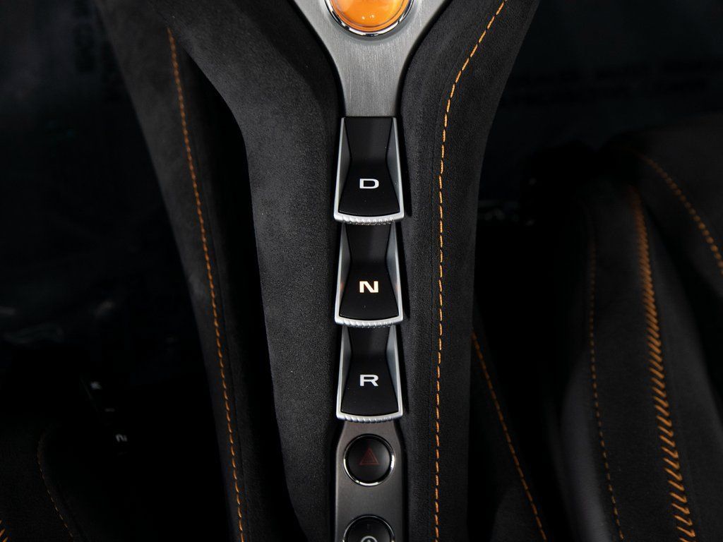 Used 2025 McLaren 750S RWD image 22