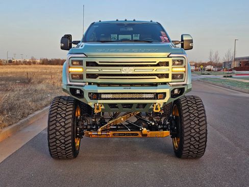 Used 2024 Ford F450 Platinum image 17