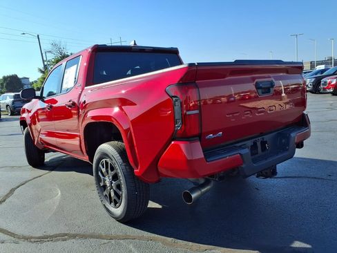 Used 2025 Toyota Tacoma SR5 AWD/4WD image 30
