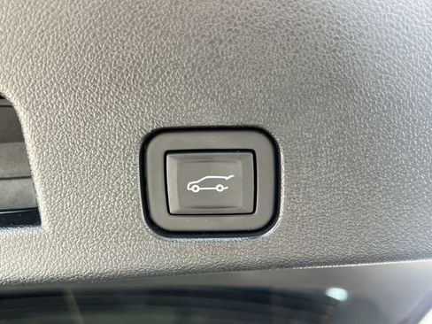 Used 2024 GMC Acadia Elevation FWD image 11