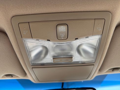 Used 2008 Toyota Avalon XLS FWD image 15