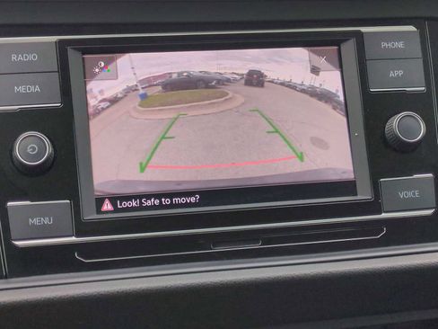 Used 2024 Volkswagen Jetta SE image 14