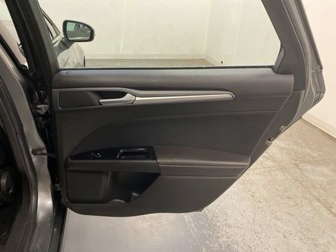 Used 2013 Ford Fusion SE FWD image 24