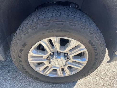 Used 2020 GMC Sierra 2500 Denali w/ Denali Ultimate Package image 11