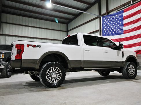 Used 2017 Ford F250 King Ranch w/ King Ranch Ultimate Package AWD/4WD image 12