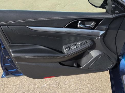 Used 2023 Nissan Maxima SL image 17