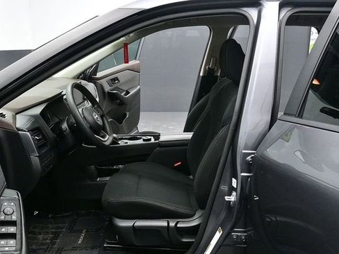 Used 2023 Nissan Rogue S image 17