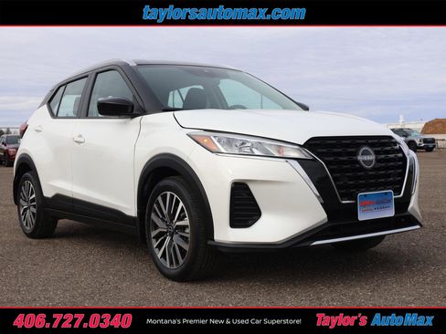 Used 2024 Nissan Kicks SV image 2