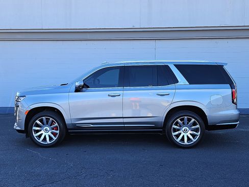 Certified 2024 Cadillac Escalade Premium Luxury Platinum w/ Heavy-Duty Trailer Package image 2