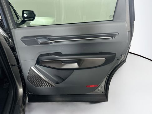 Used 2024 Kia EV9 Light Long Range RWD image 32