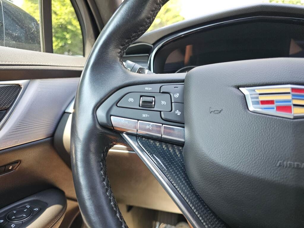 Used 2024 Cadillac XT6 Sport w/ Technology Package AWD/4WD image 35