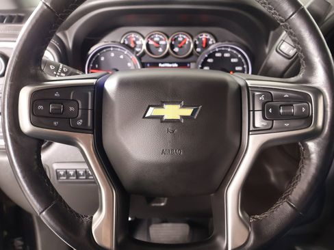 Used 2022 Chevrolet Silverado 2500 LT w/ Convenience Package image 3