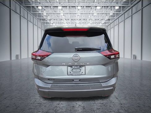 Certified 2025 Nissan Rogue SV FWD image 7
