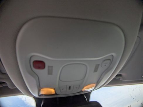 Used 2021 Jeep Renegade Limited image 19