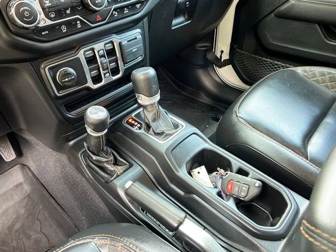 Used 2021 Jeep Gladiator Overland AWD/4WD image 20