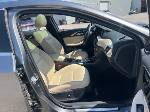 Used 2017 INFINITI QX30 Premium w/ Technology Package AWD/4WD image 37