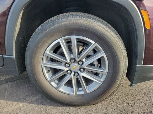 Used 2023 Chevrolet Traverse LT image 5