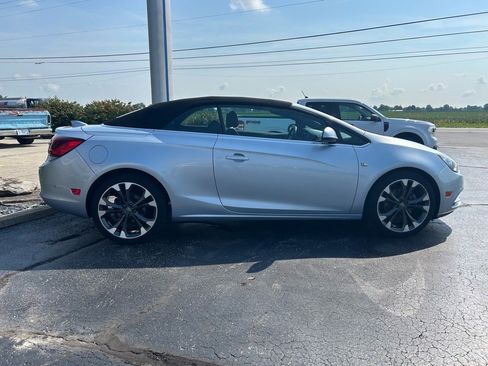 Used 2016 Buick Cascada Premium image 2