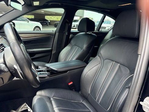 Used 2022 BMW M550i xDrive w/ Executive Package AWD/4WD image 13