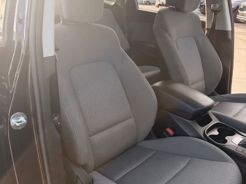Used 2017 Hyundai Santa Fe SE FWD image 13