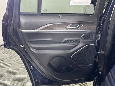 Certified 2023 Jeep Grand Cherokee 4WD 4xe w/ Luxury Tech Group II image 21