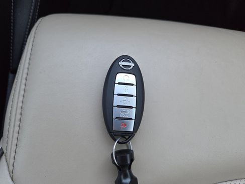 Used 2022 Nissan Armada Platinum w/ Captain's Chairs Package RWD image 37