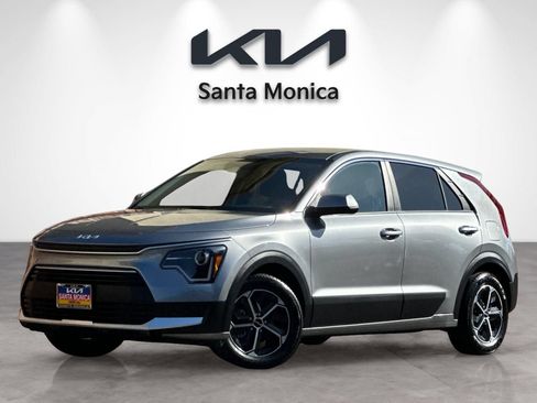 Certified 2023 Kia Niro LX FWD image 2