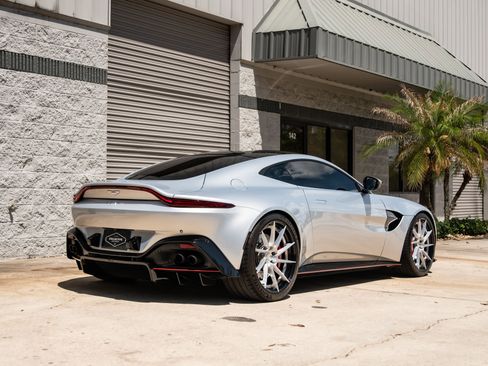 Used 2019 Aston Martin V8 Vantage Coupe RWD image 7