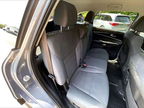 Used 2020 Kia Sorento LX AWD/4WD image 19