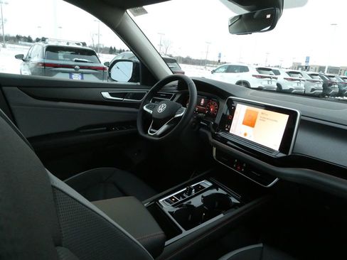 New 2026 Volkswagen Atlas Peak Edition AWD/4WD image 11